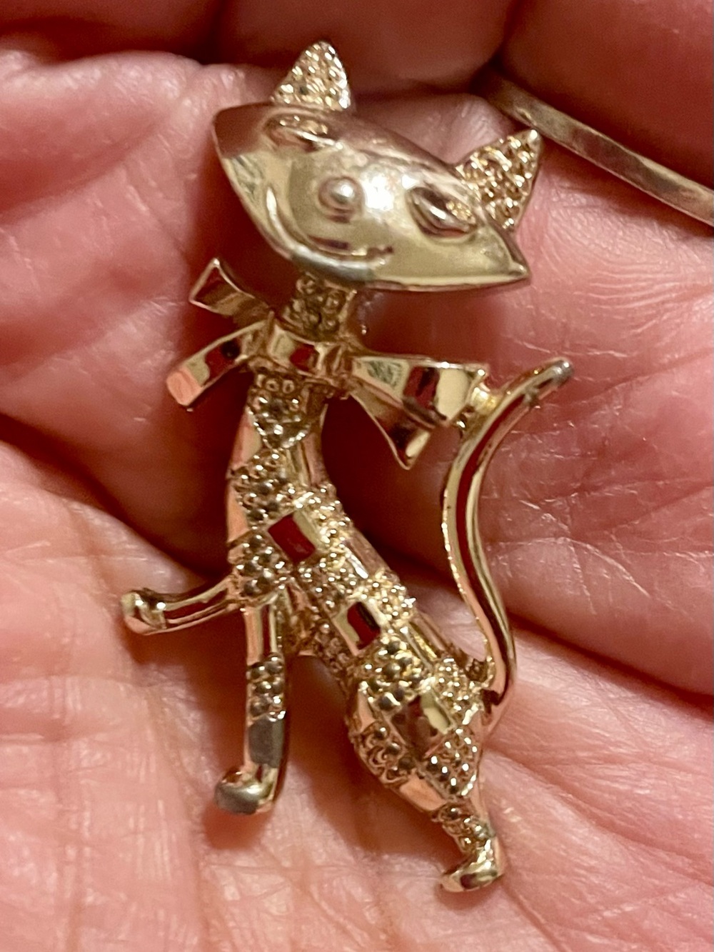 Vintage Silver Tone Cat Brooch Pin -unsigned